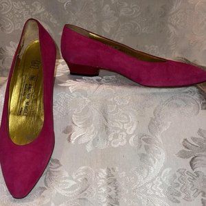 Bruno Magli fuchsia suede flat